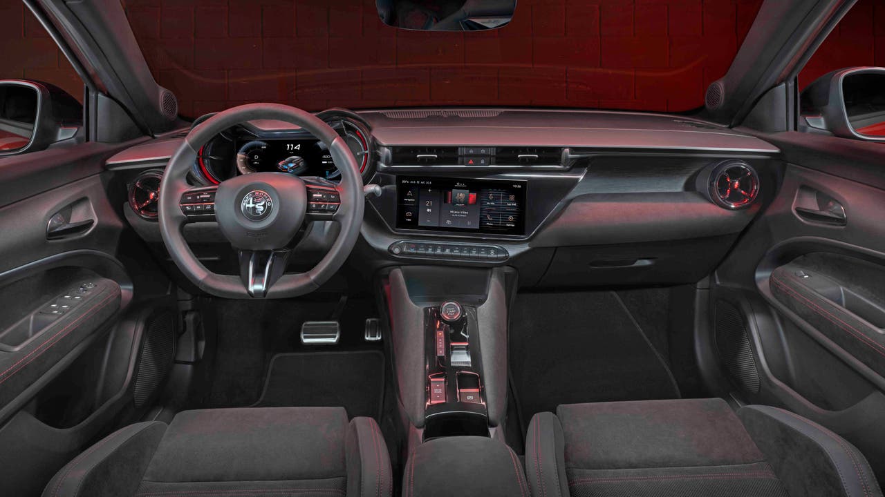 Alfa Romeo Junior interior