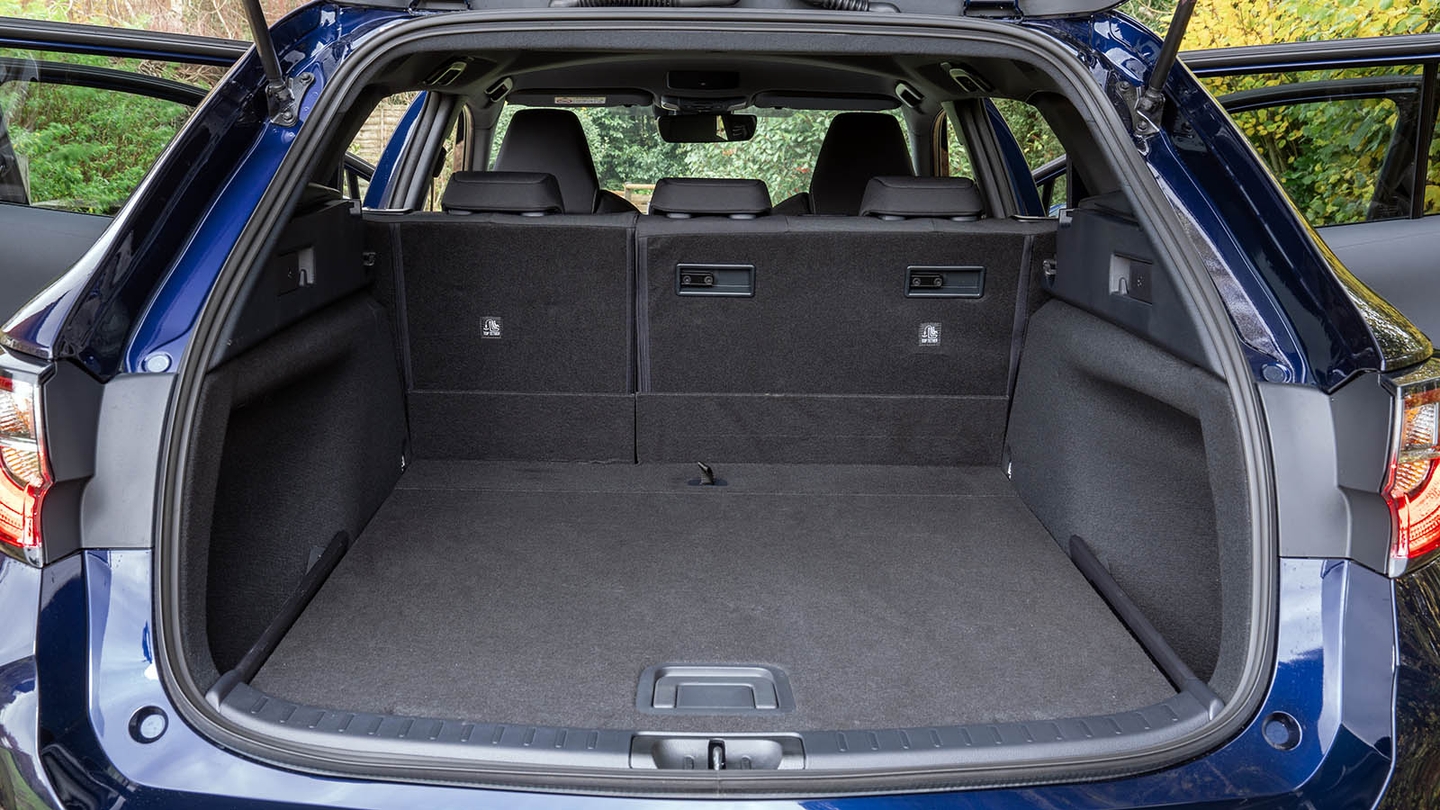 Suzuki Swace review boot space