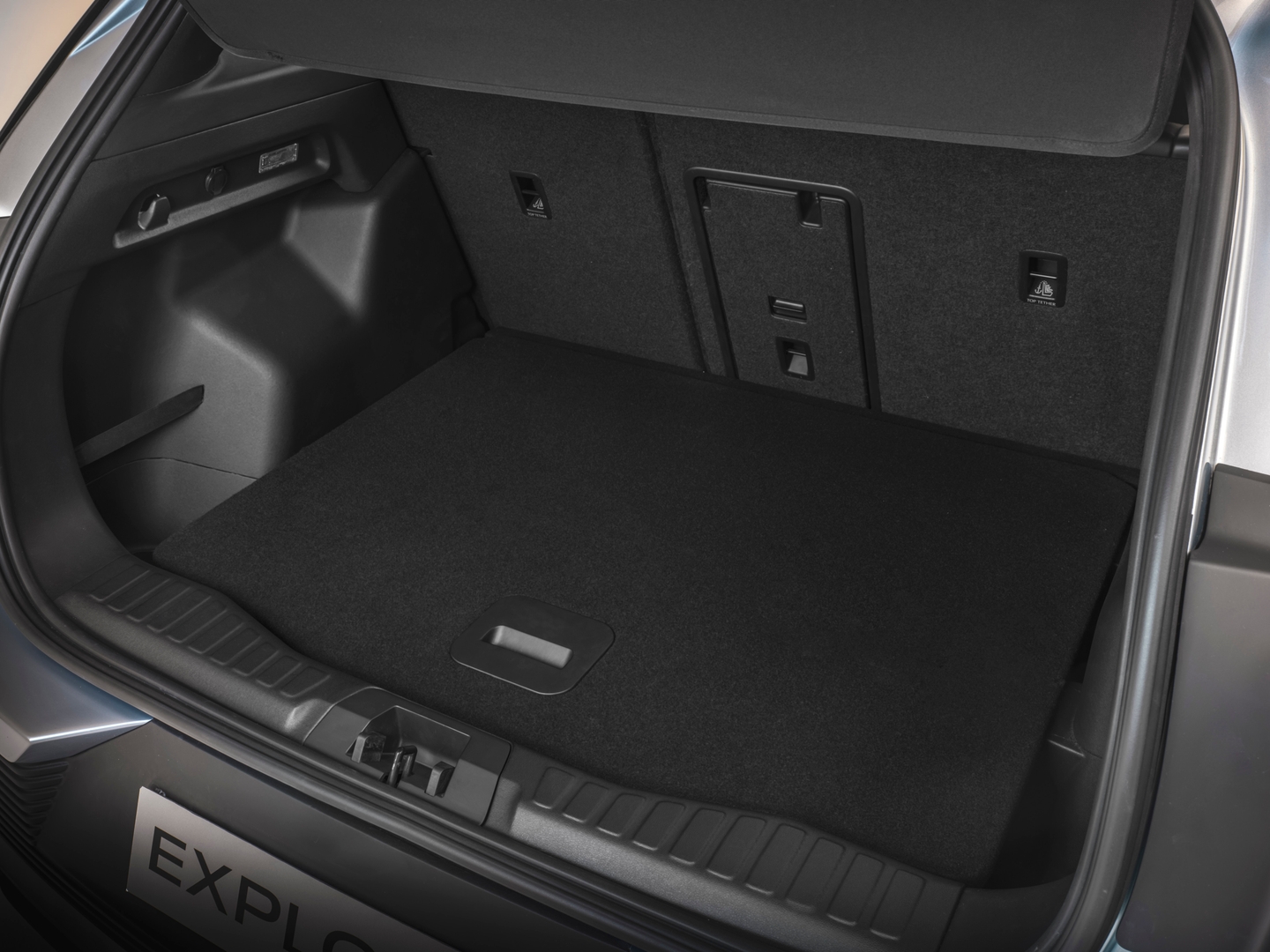 Ford Explorer boot