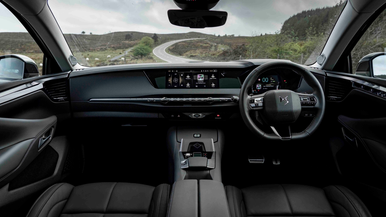 DS 4 interior