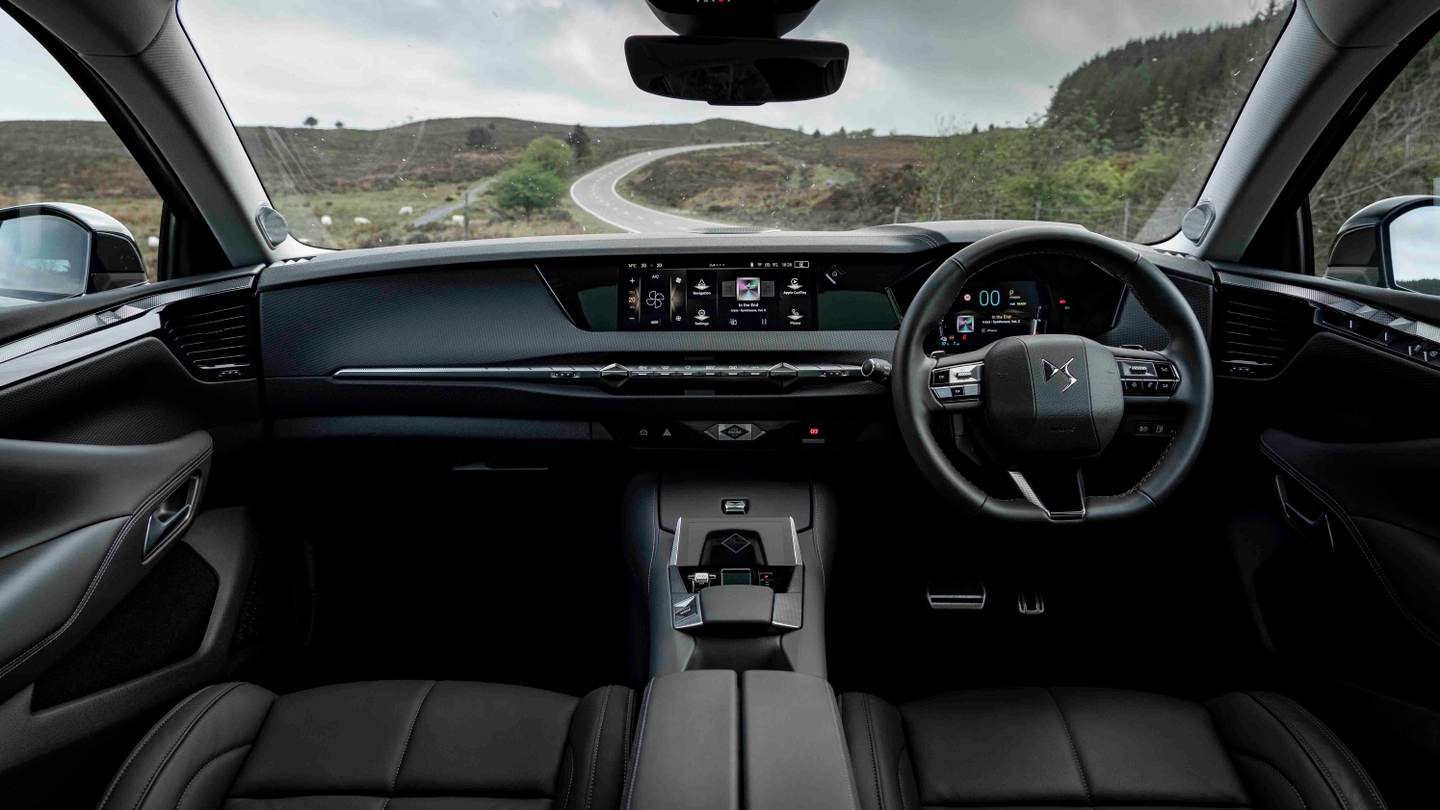 DS 4 interior