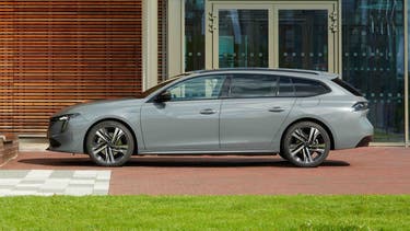 Peugeot 508 SW side view