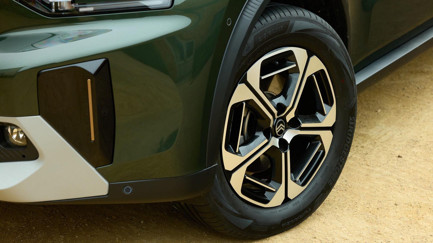 Citroen e-C3 Aircross alloy wheel