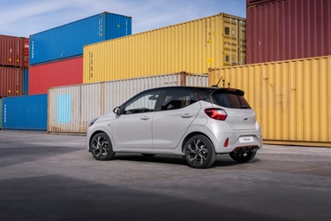 Hyundai i10 rear three quarters static