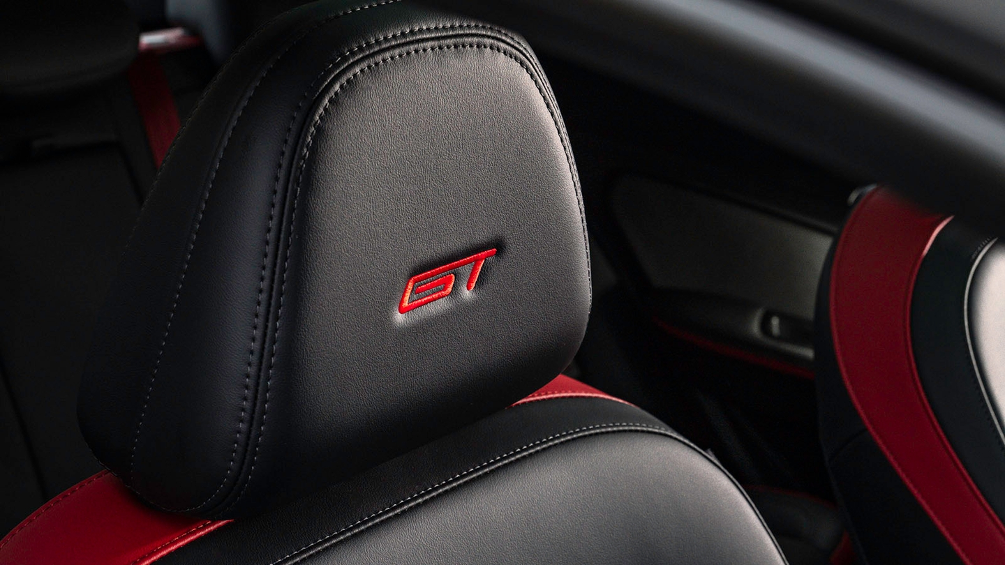 Ora 03 review seat headrest detail