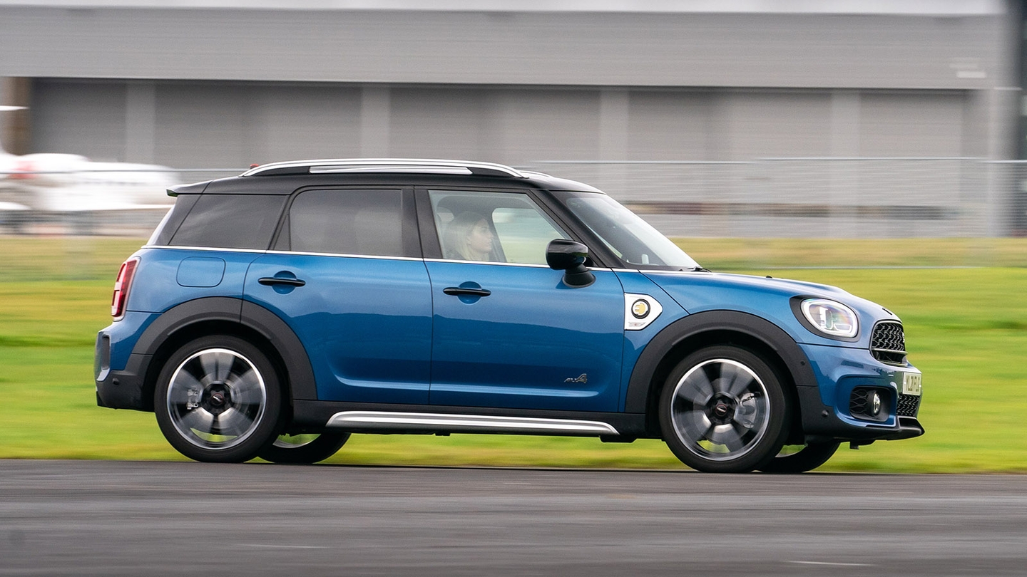 Mini Countryman review side