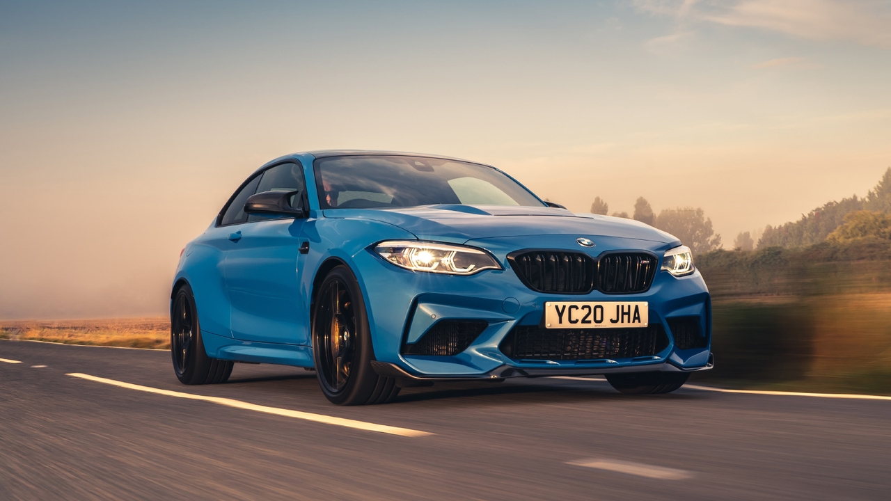 BMW M2 in blue