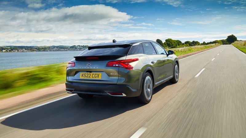 Citroen C5 X in grey/green