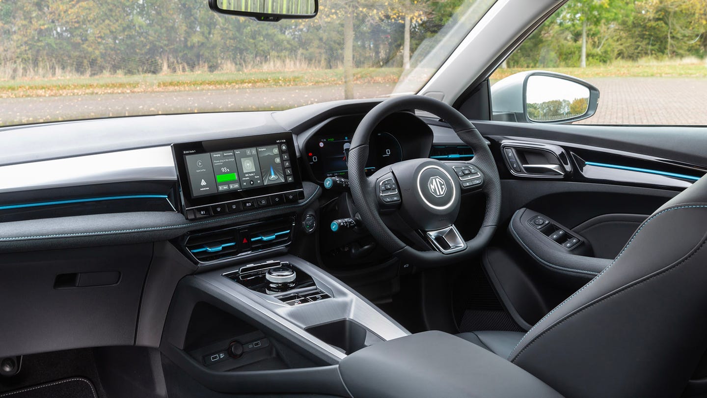 MG5 EV review – interior
