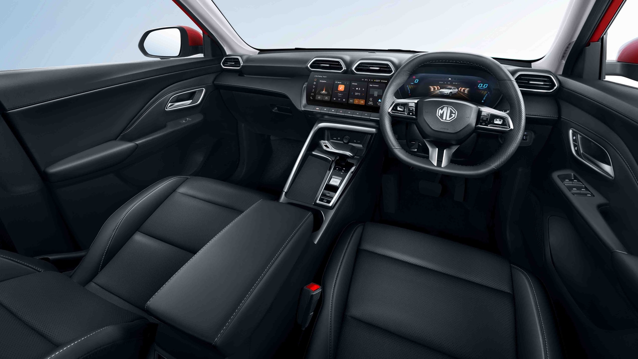 MG ZS Hybrid+ interior