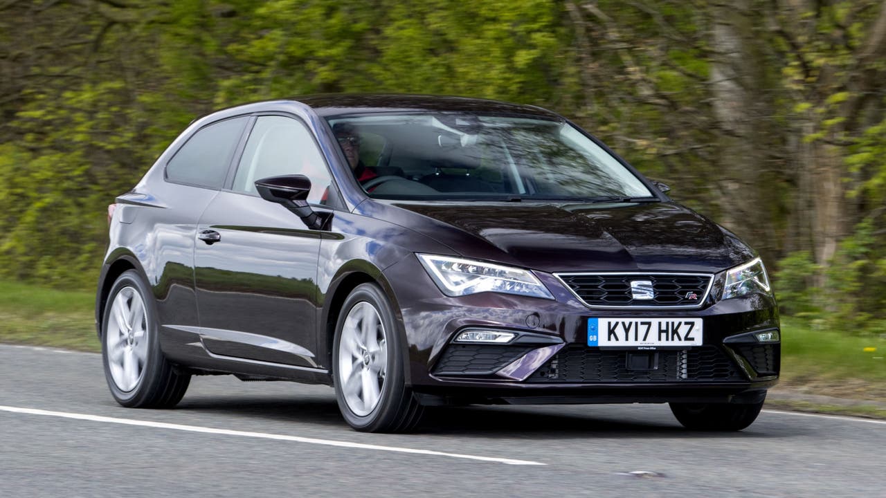 SEAT Leon SC driving