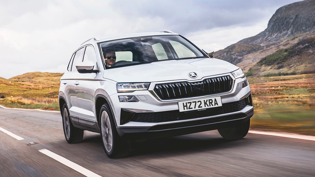 Skoda Karoq in silver, driving shot