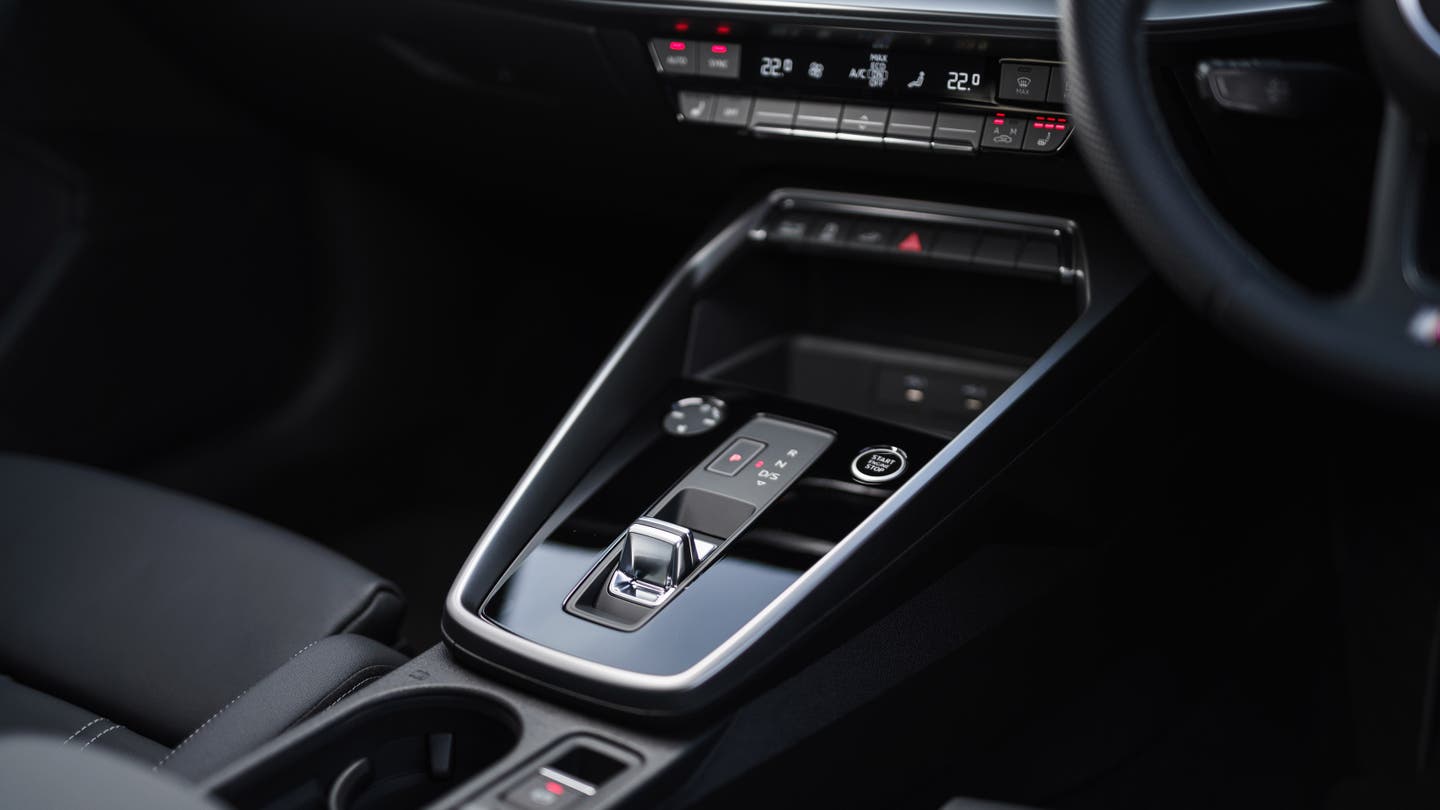 Audi A3 gear lever
