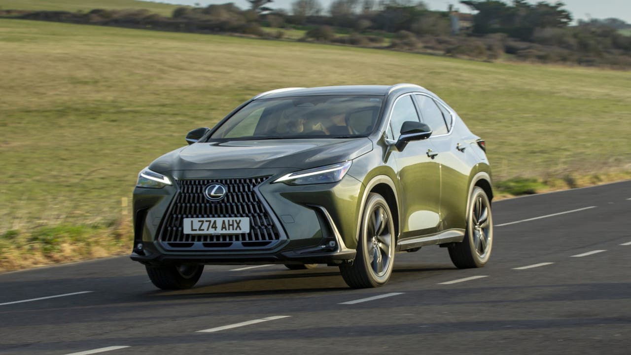 Lexus NX in green