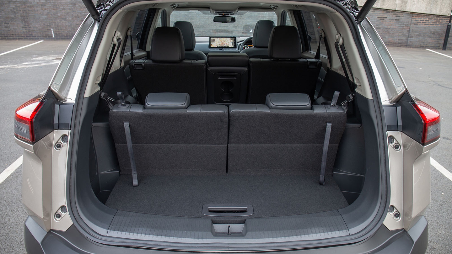 Nissan X-Trail review boot space all seats up