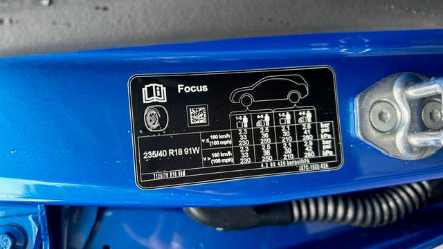 Ford Focus tyre pressure sticker