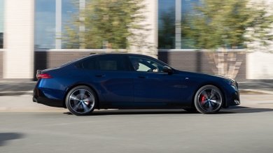 BMW i5 review side