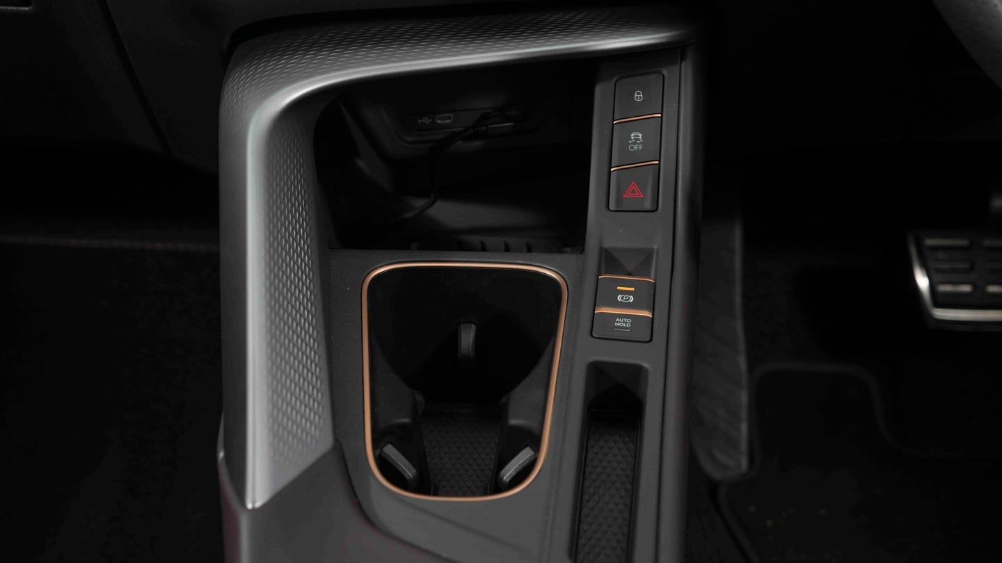 Cupra Terramar centre console