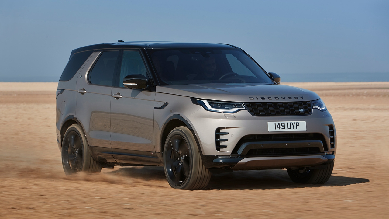 Land Rover Discovery in grey