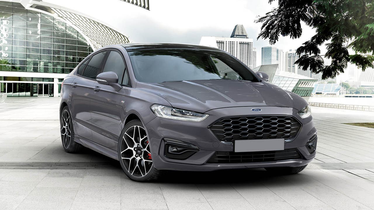 Ford Mondeo in grey, static shot