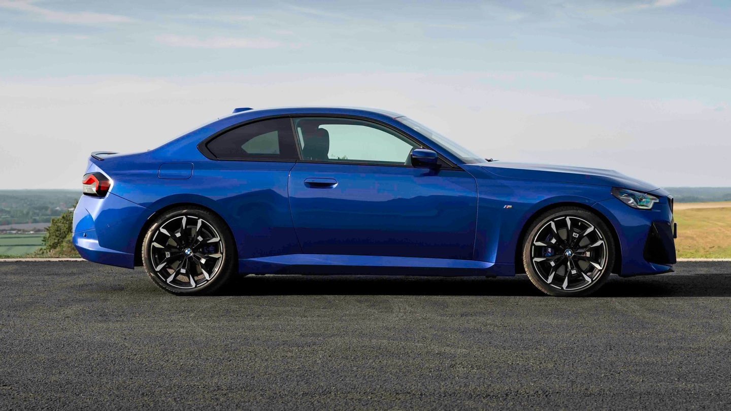 BMW 2 Series coupe side view