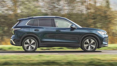 2024 Volkswagen Tiguan driving side view