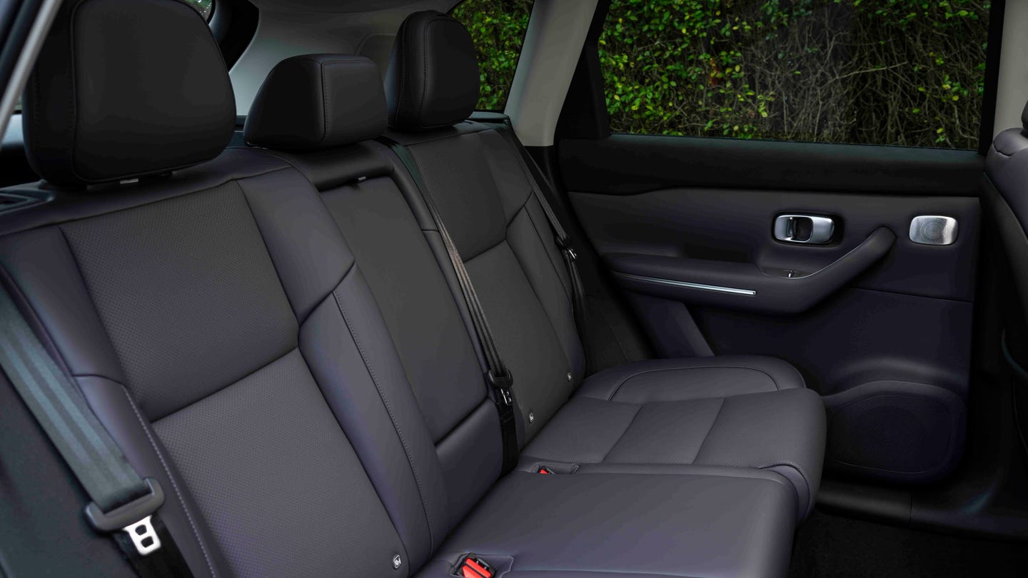 Leapmotor C10 rear seats