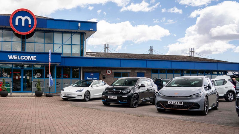 Electric cars outside of Motorpoint Newport
