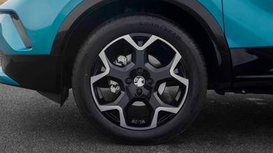 Vauxhall Mokka alloy wheel
