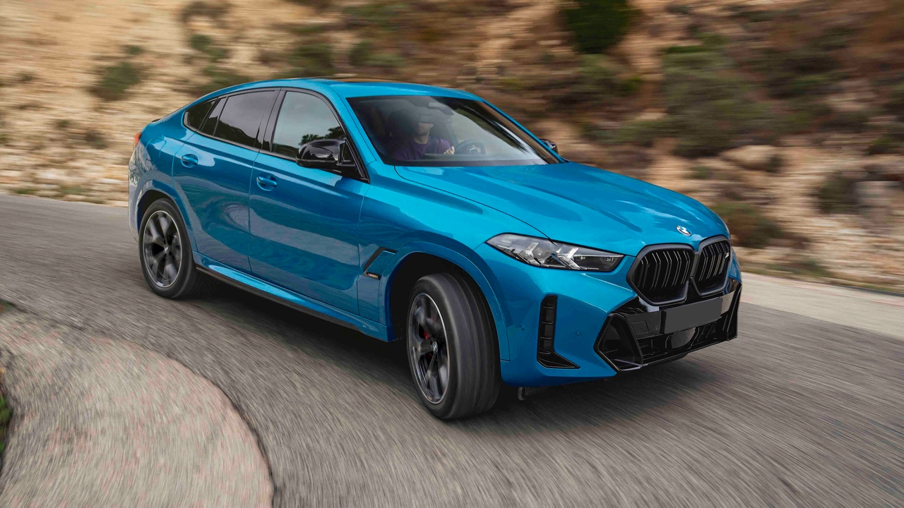 BMW X6 M60i driving