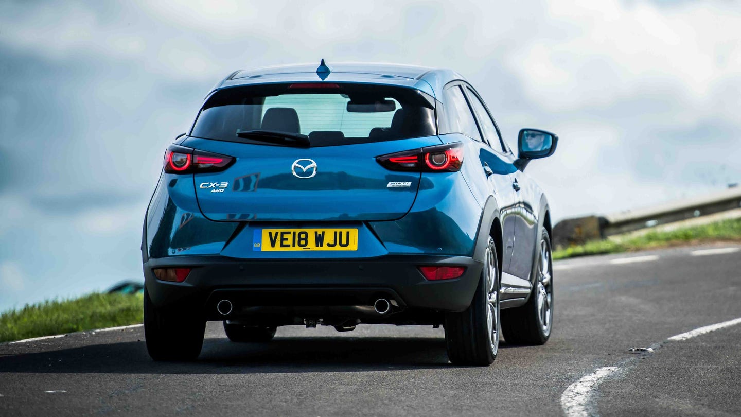 Mazda CX-3 cornering rear view