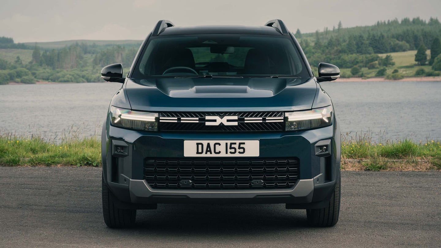 Dacia Bigster front view