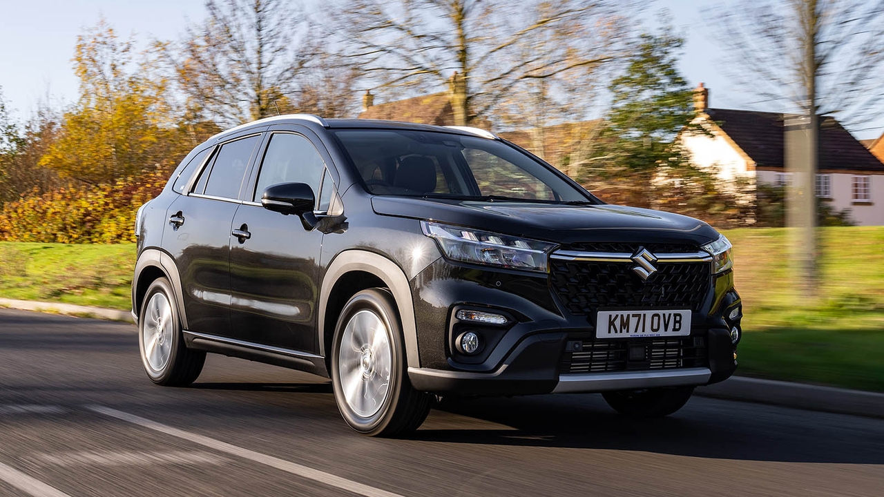 Suzuki S-Cross in black