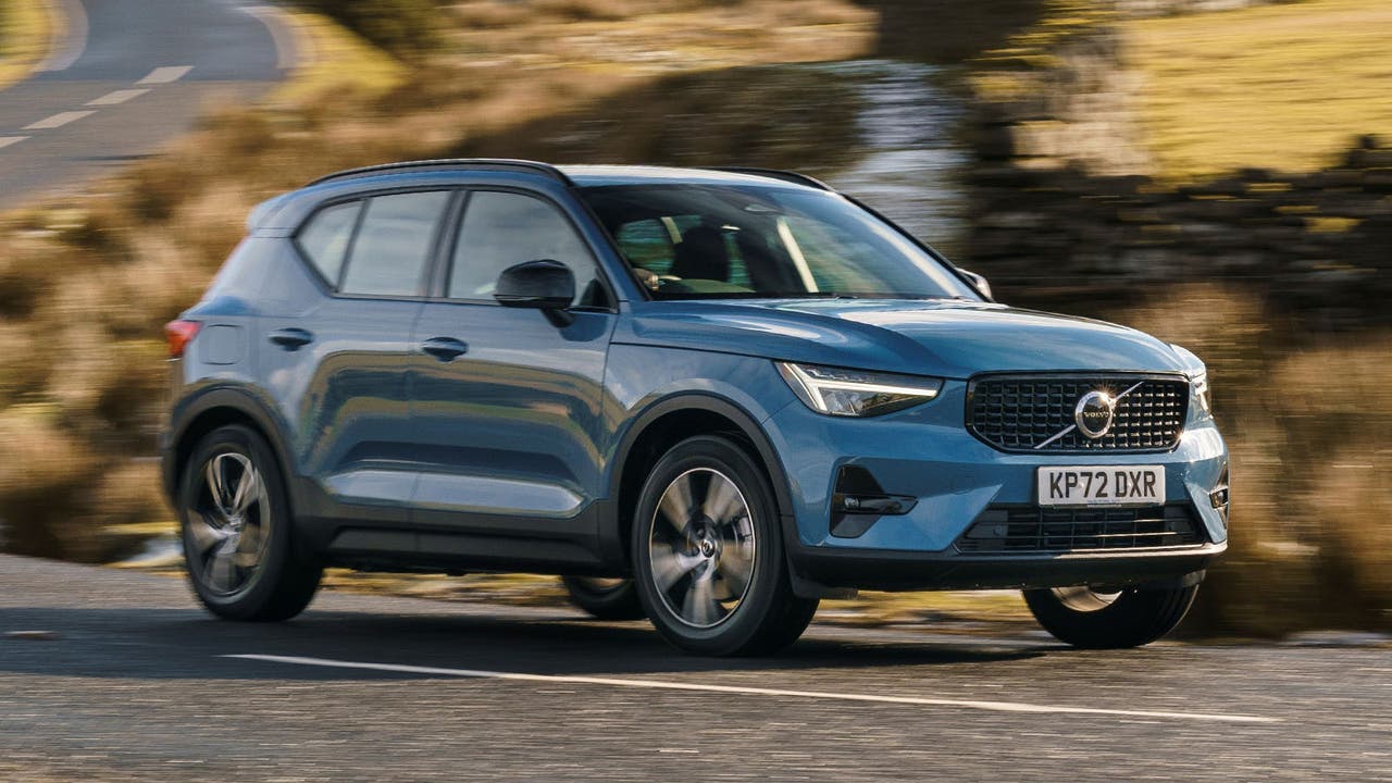 Volvo XC40 in blue