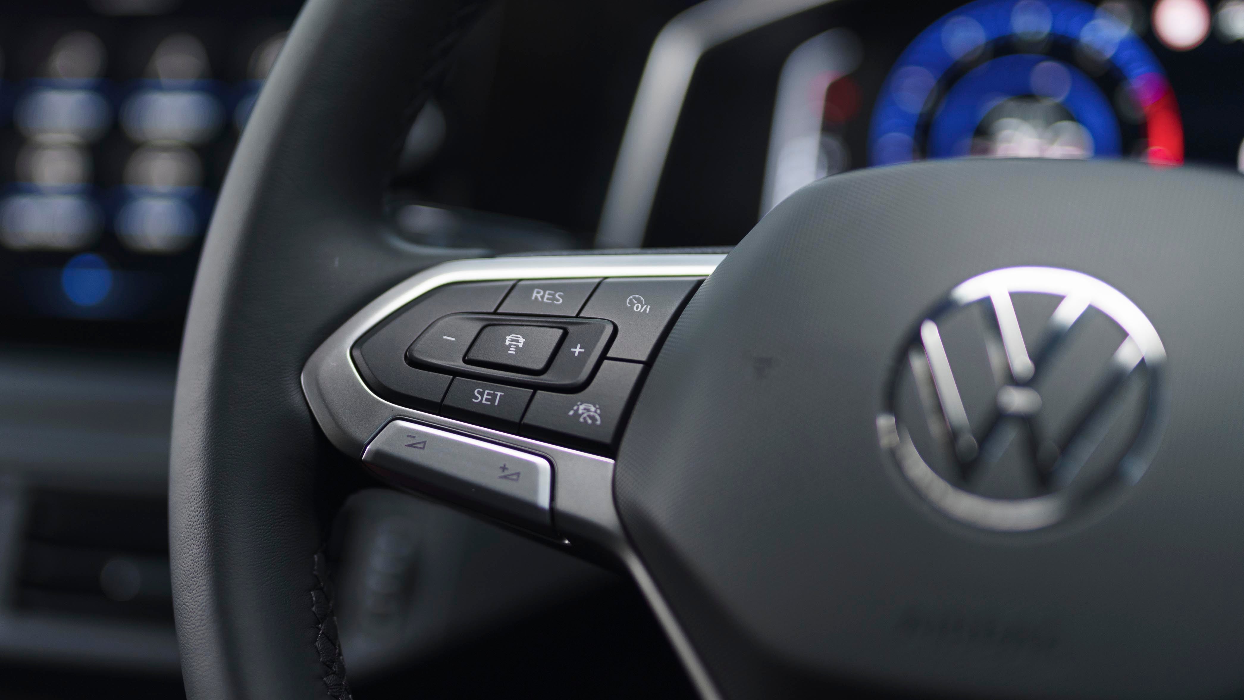 Volkswagen Polo cruise control buttons