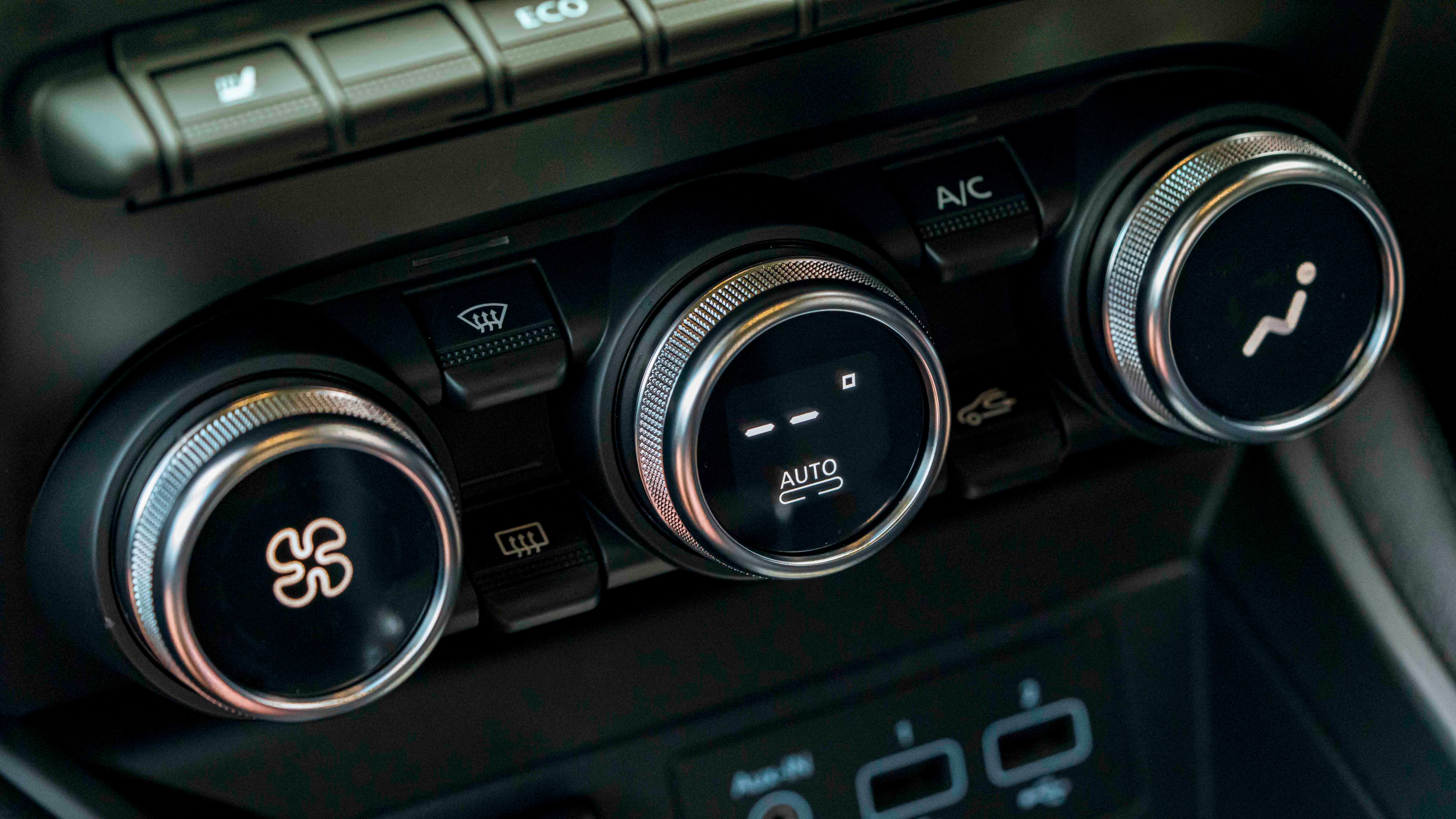 Renault Zoe climate controls