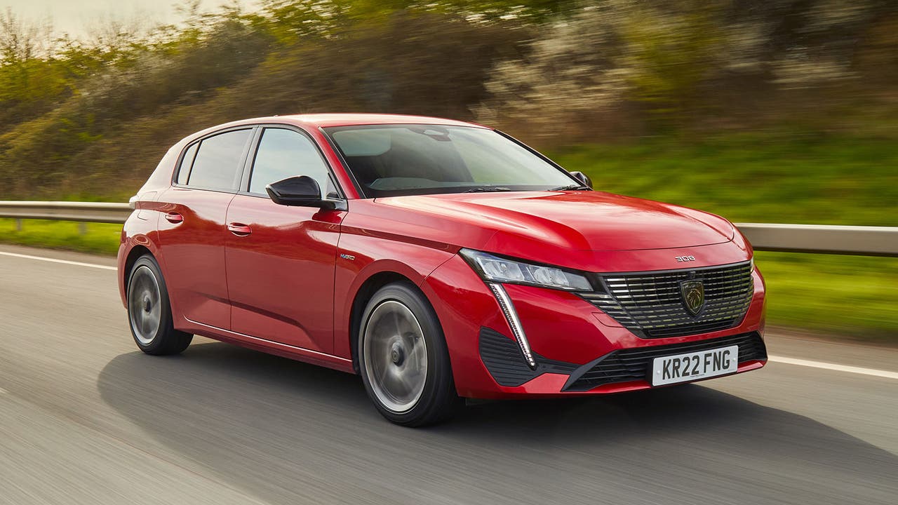 Peugeot 308 in red