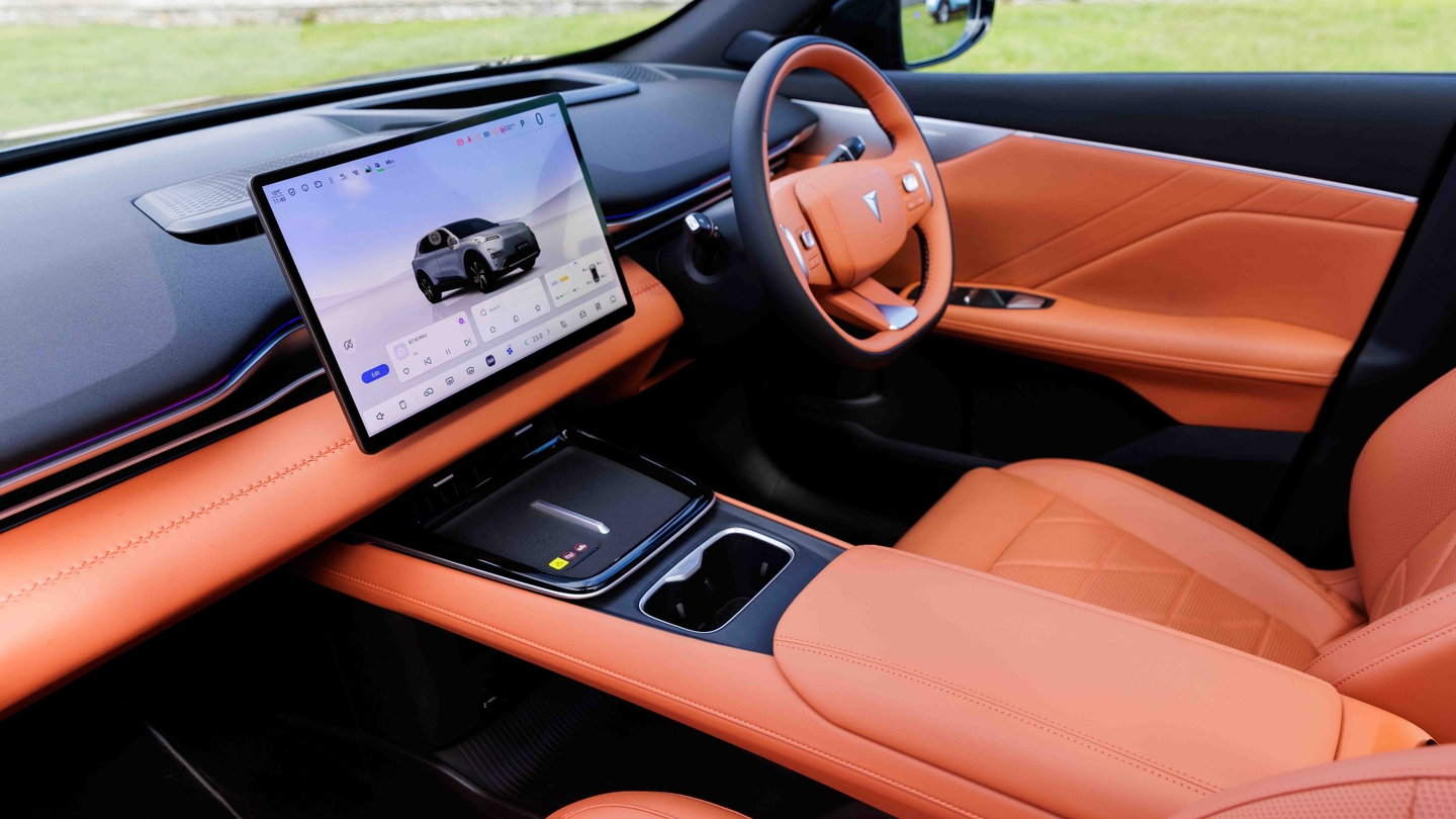 Changan Deepal S05 interior – orange