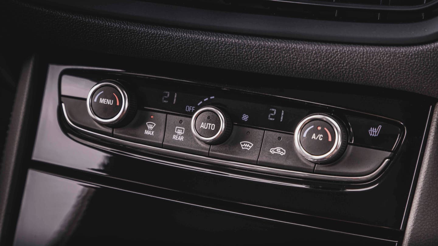 Vauxhall Grandland climate controls (2021-2024)