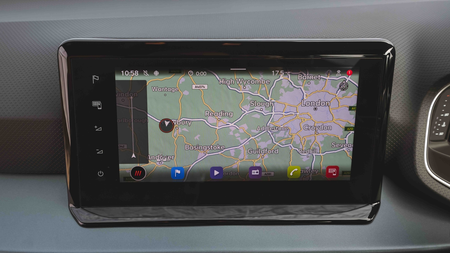 SEAT Arona sat nav screen