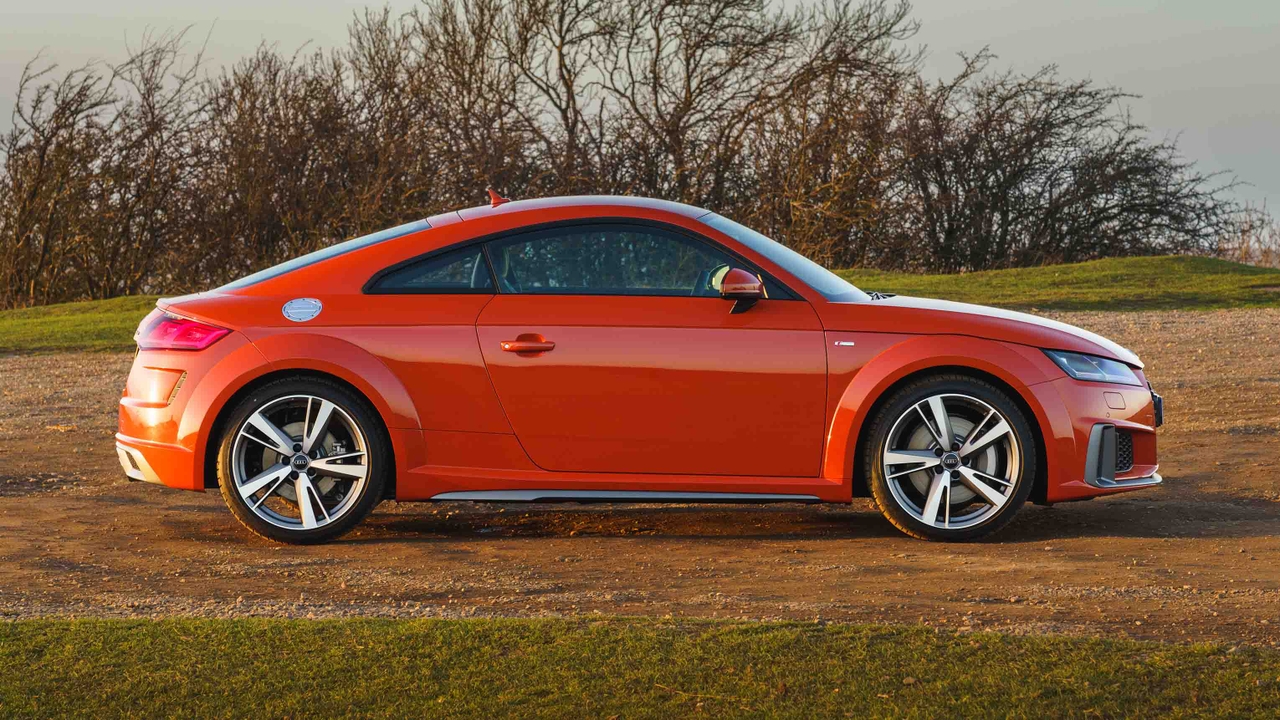 Audi TT side view