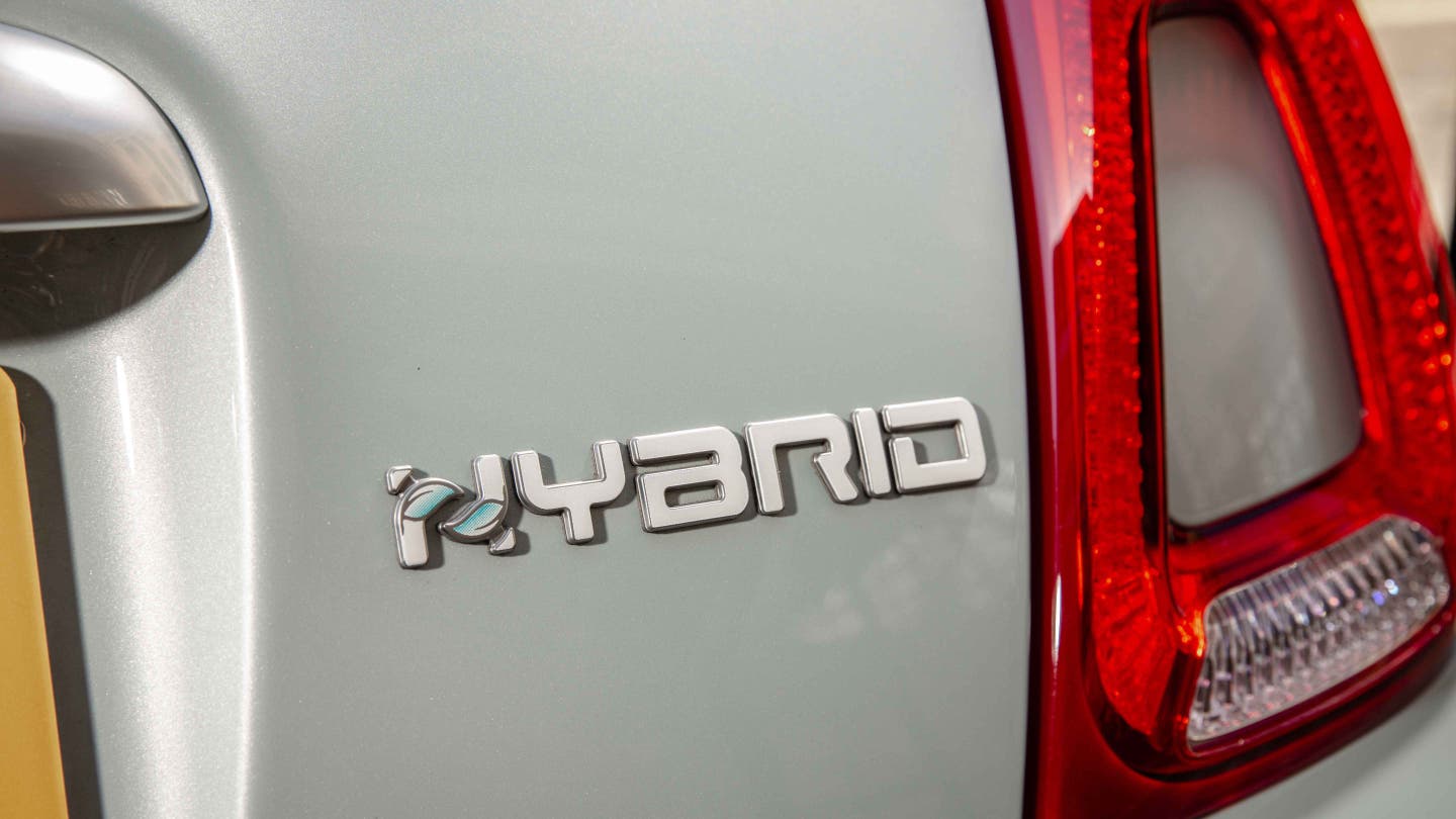 Fiat 500 hybrid badge 