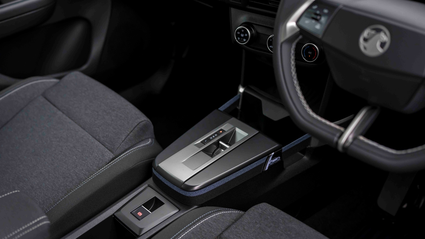 Vauxhall Frontera centre console