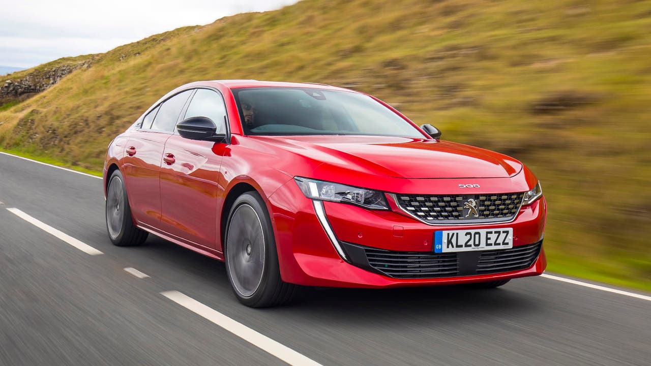 Peugeot 508 in red