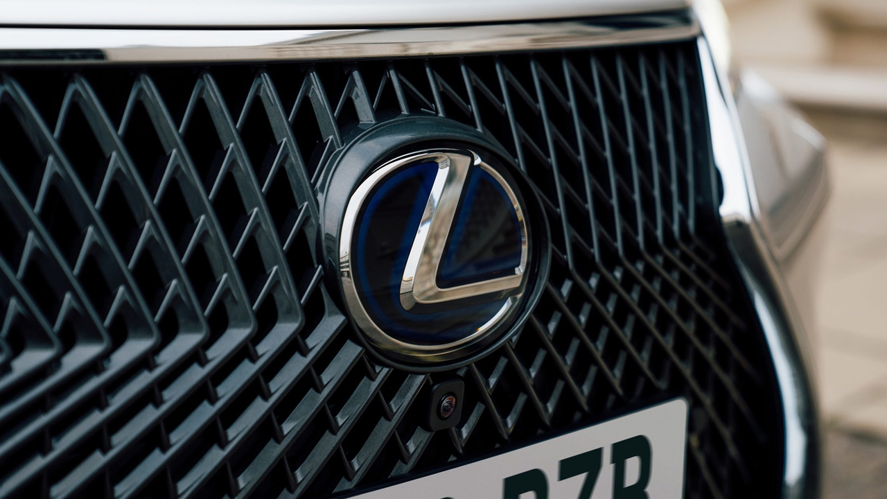 Lexus badge detail