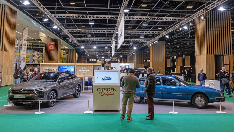 Citroen motor show stand with C5 X and CX