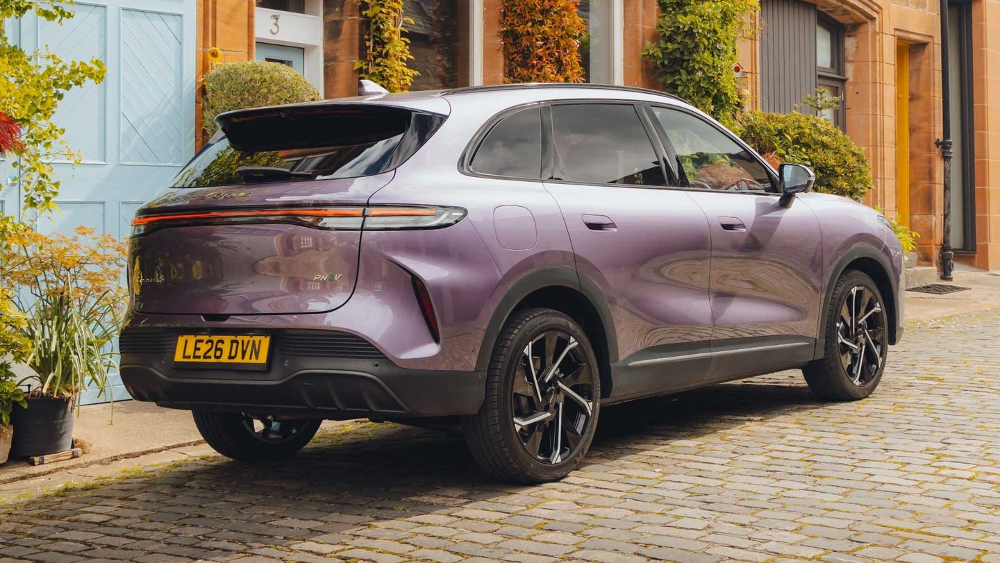 Lepas L8 rear/side view