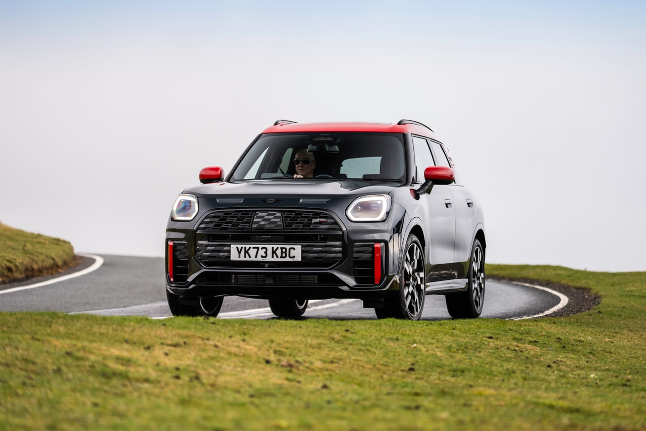 Mini Countryman 2024 front driving shot JCW