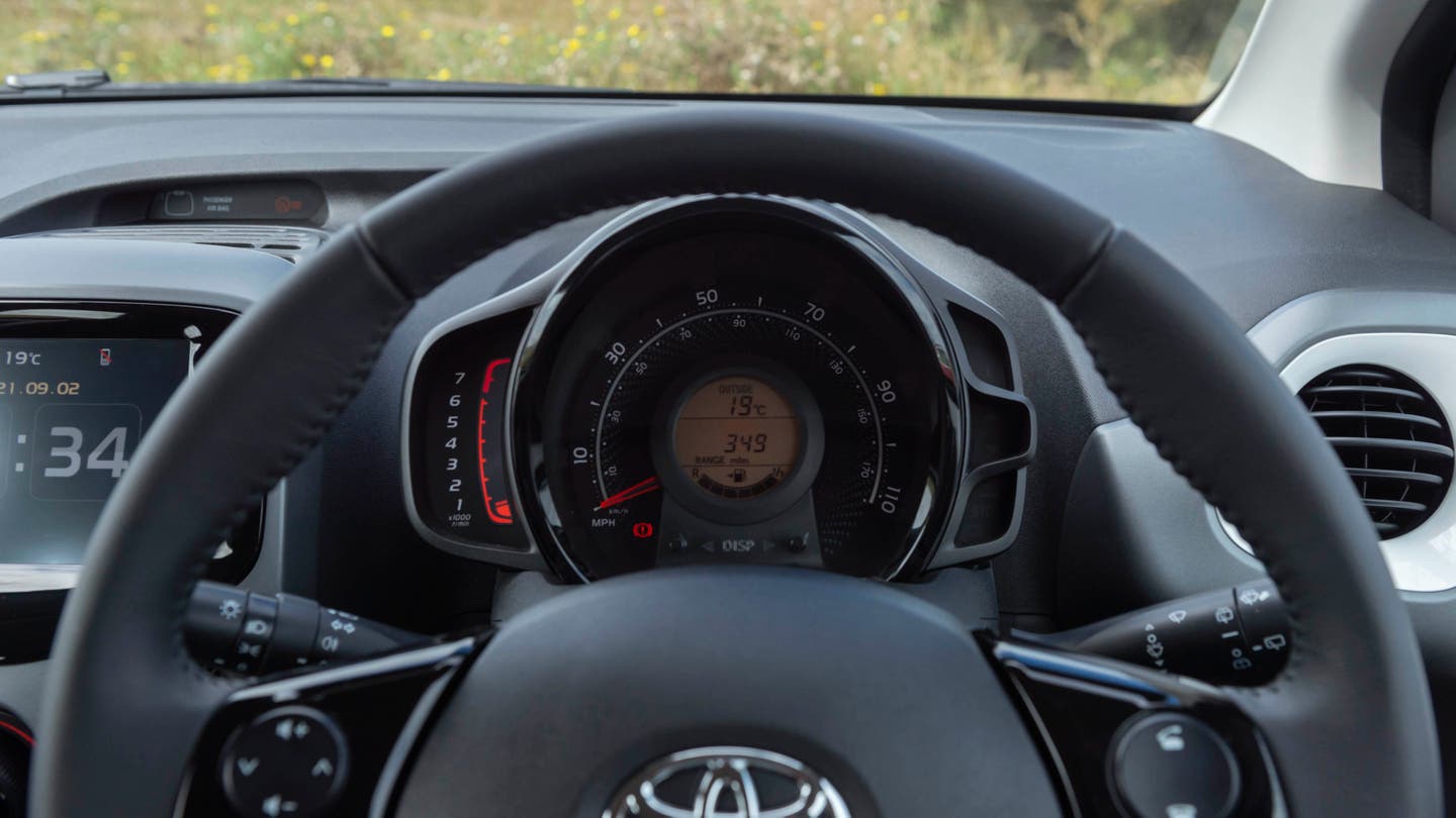 Toyota Aygo dials