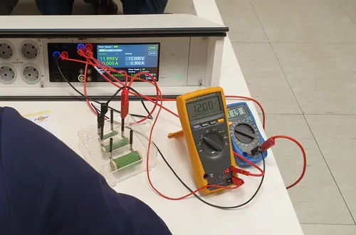 Laborausstattung im Elektroniklabor Laborausstattung im Elektroniklabor